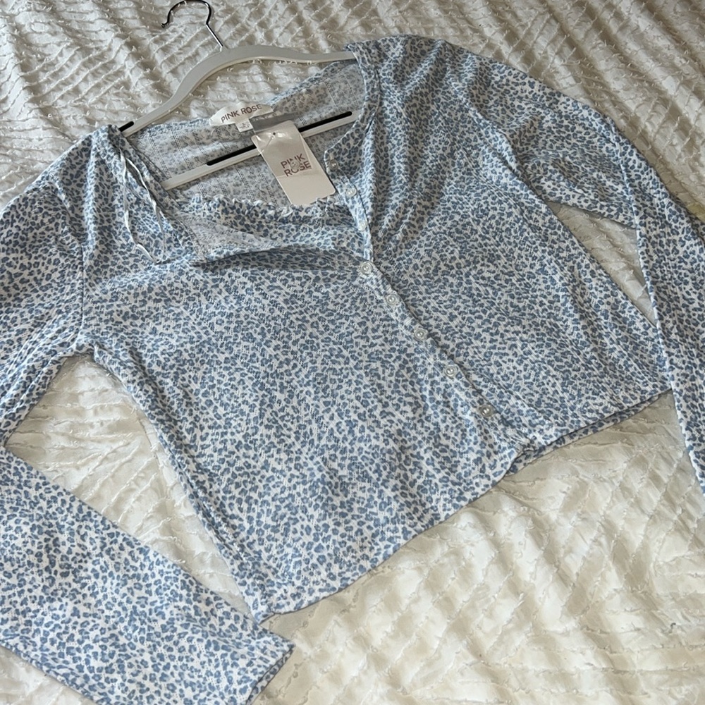 NWT ‘Pink Rose’ Blue Cheetah Print Large Tank & Button Up - Size Large